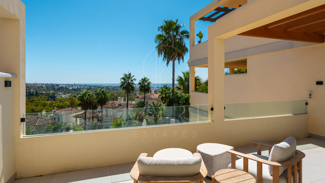 Elegant Renovated Apartment in Palacetes Los Belvederes