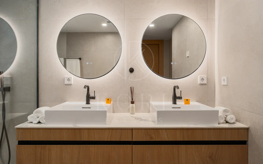 Elegante apartamento renovado en Palacetes Los Belvederes