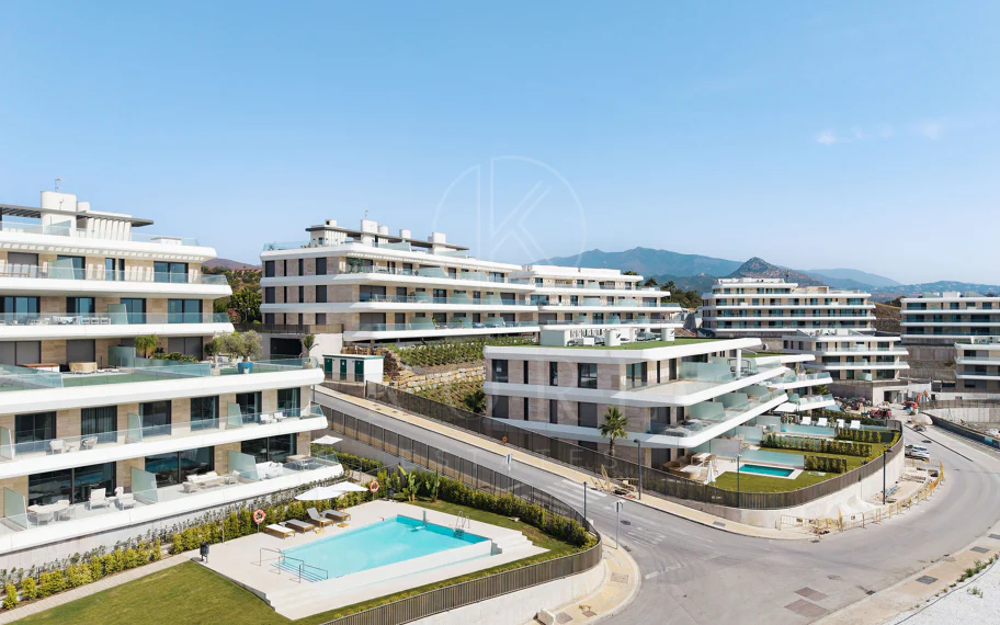 Apartament duplex de lux nou construit, cu vedere la mare în Estepona