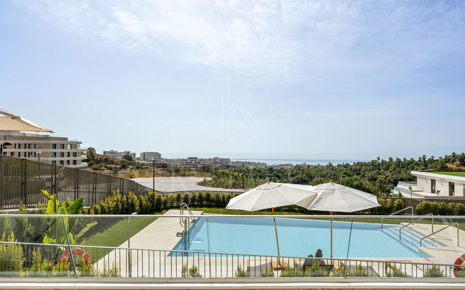 Apartament duplex de lux nou construit, cu vedere la mare în Estepona