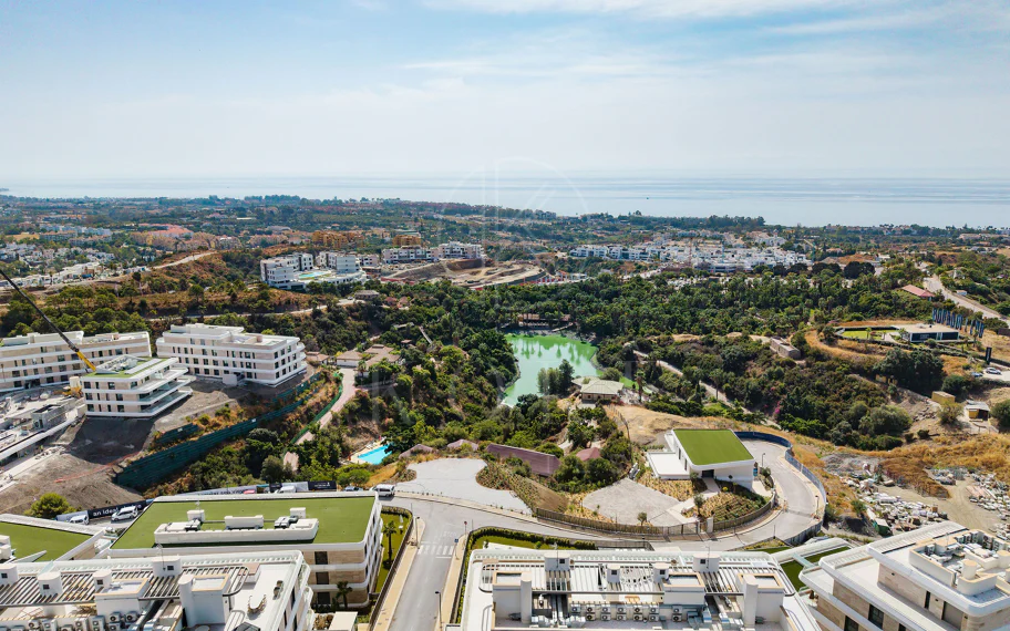 Apartament duplex de lux nou construit, cu vedere la mare în Estepona