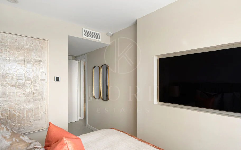 Apartament duplex de lux nou construit, cu vedere la mare în Estepona