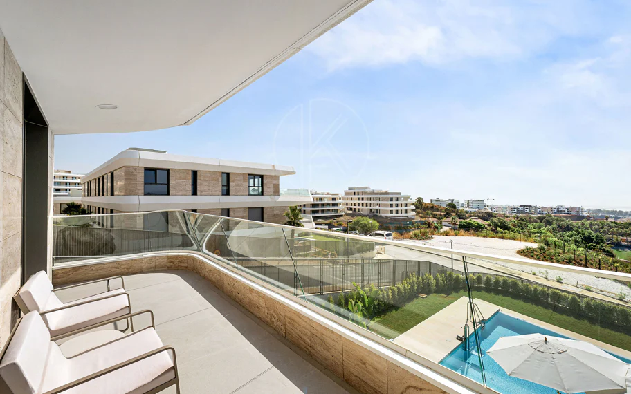 Apartament duplex de lux nou construit, cu vedere la mare în Estepona