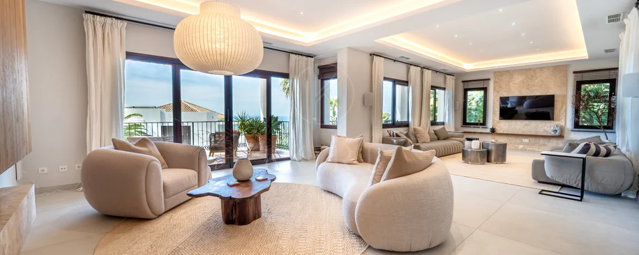 Villa for sale in El Rosario, Marbella East