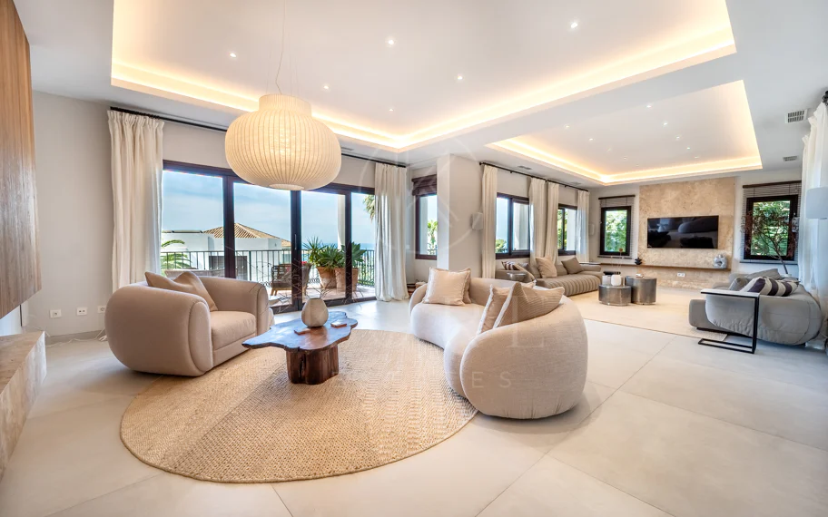 Villa en venta en El Rosario, Marbella Este