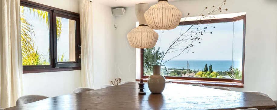 Villa for sale in El Rosario, Marbella East