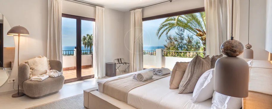 Villa for sale in El Rosario, Marbella East
