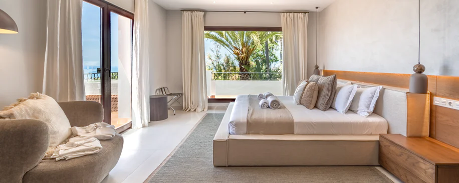 Villa for sale in El Rosario, Marbella East