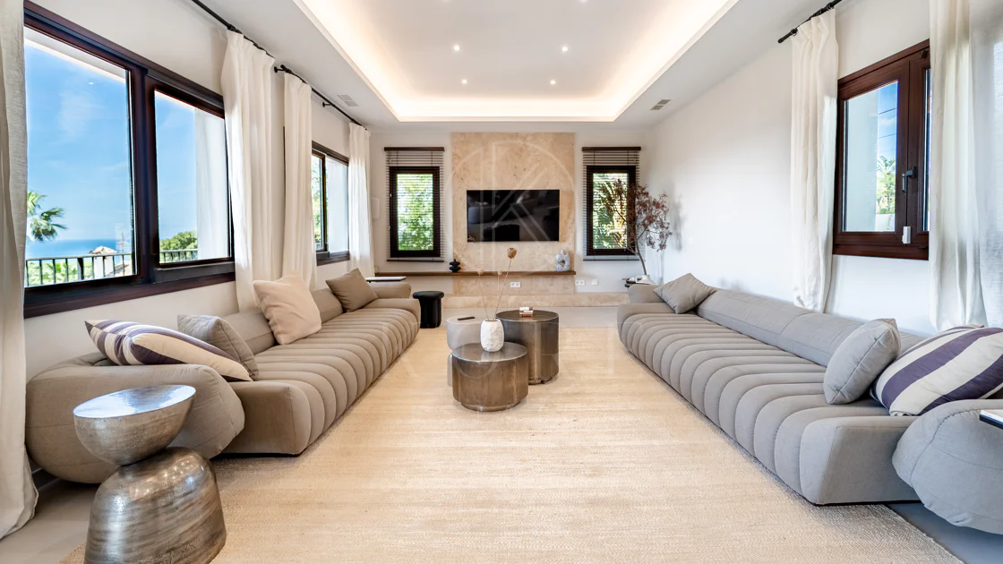 Villa for sale in El Rosario, Marbella East