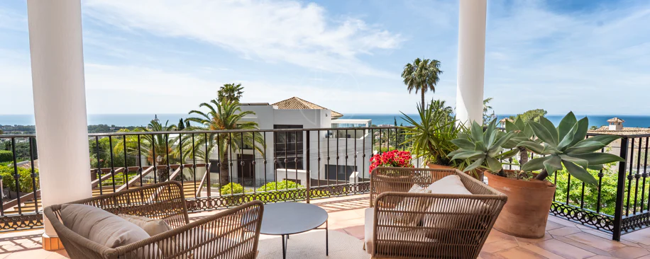 Villa for sale in El Rosario, Marbella East