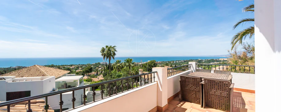 Villa for sale in El Rosario, Marbella East