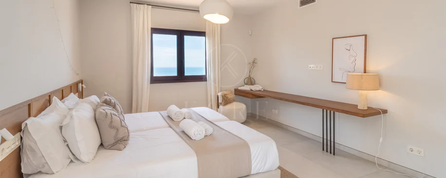 Villa for sale in El Rosario, Marbella East