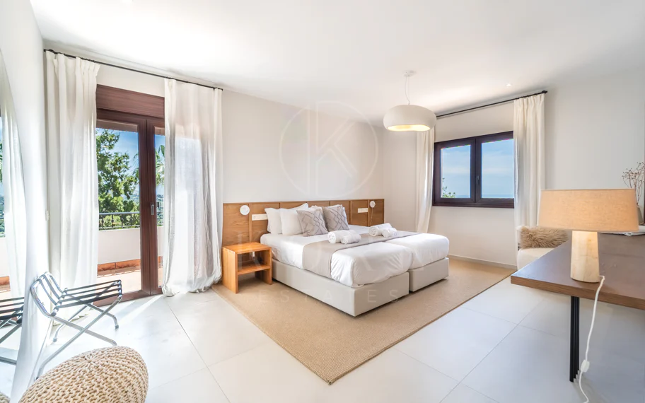 Villa en venta en El Rosario, Marbella Este