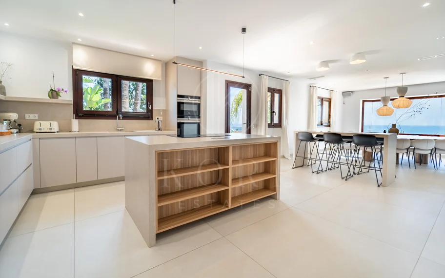 Villa en venta en El Rosario, Marbella Este