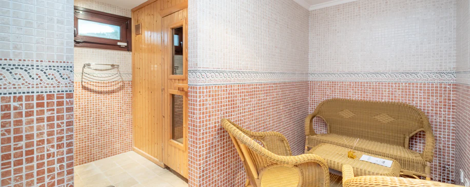 Villa for sale in El Rosario, Marbella East