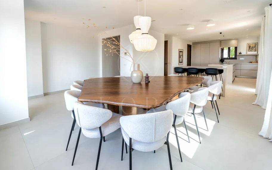 Villa en venta en El Rosario, Marbella Este