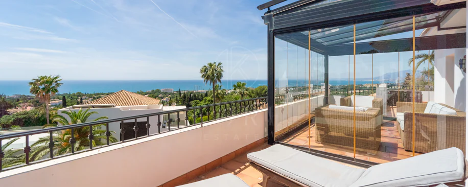Villa for sale in El Rosario, Marbella East