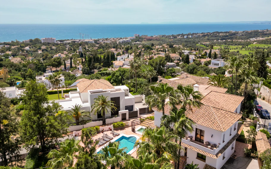 Villa en venta en El Rosario, Marbella Este