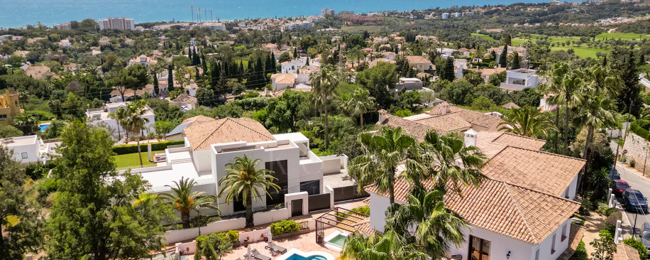 Villa for sale in El Rosario, Marbella East