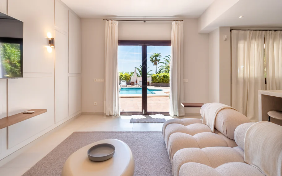 Villa en venta en El Rosario, Marbella Este
