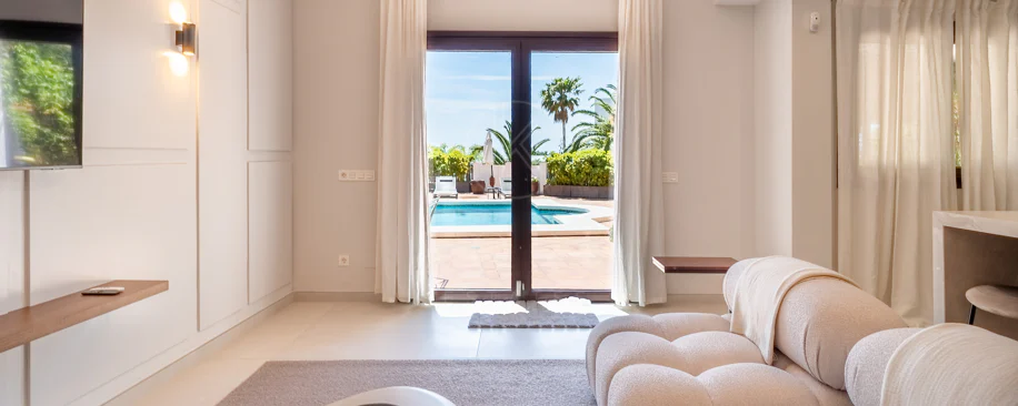 Villa for sale in El Rosario, Marbella East