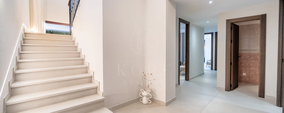 Villa for sale in El Rosario, Marbella East