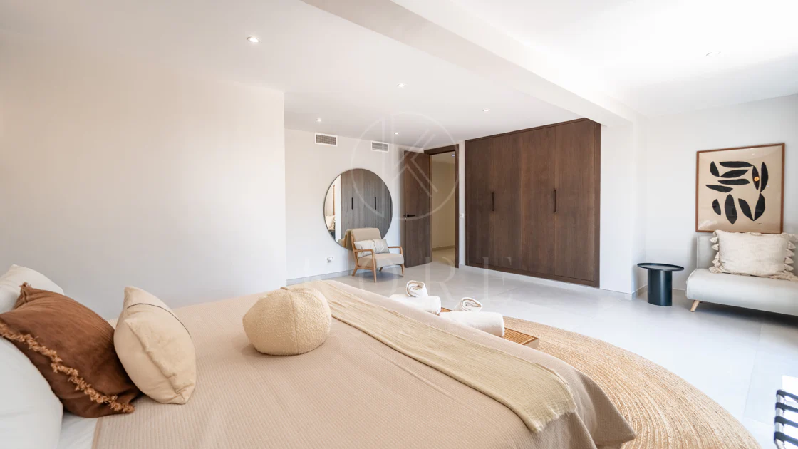 Villa for sale in El Rosario, Marbella East