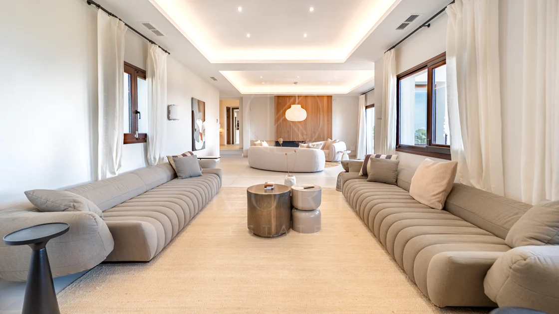 Villa for sale in El Rosario, Marbella East