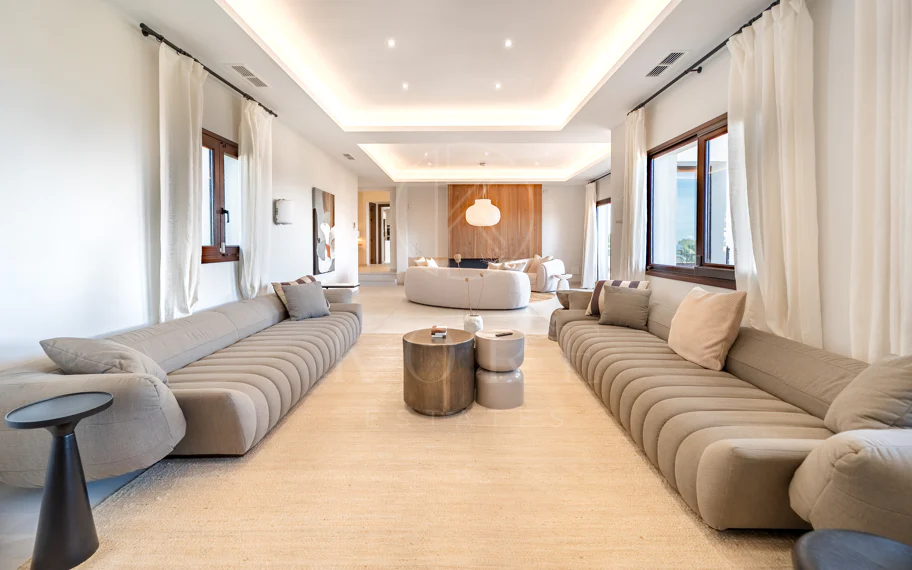 Villa en venta en El Rosario, Marbella Este