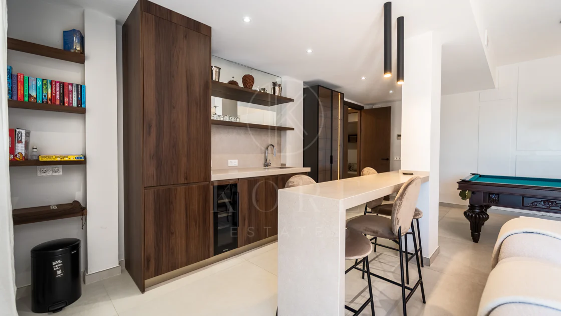 Villa for sale in El Rosario, Marbella East