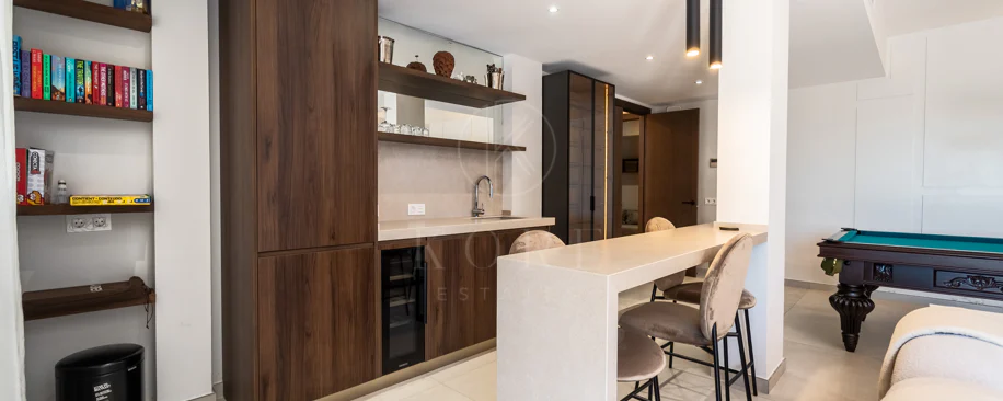 Villa for sale in El Rosario, Marbella East