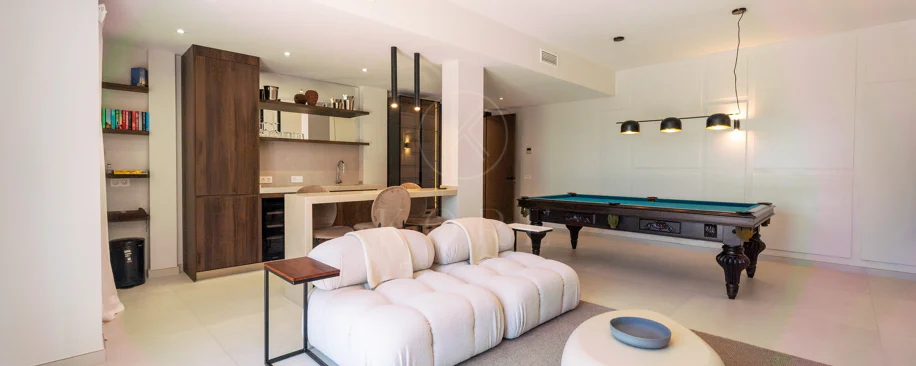 Villa for sale in El Rosario, Marbella East