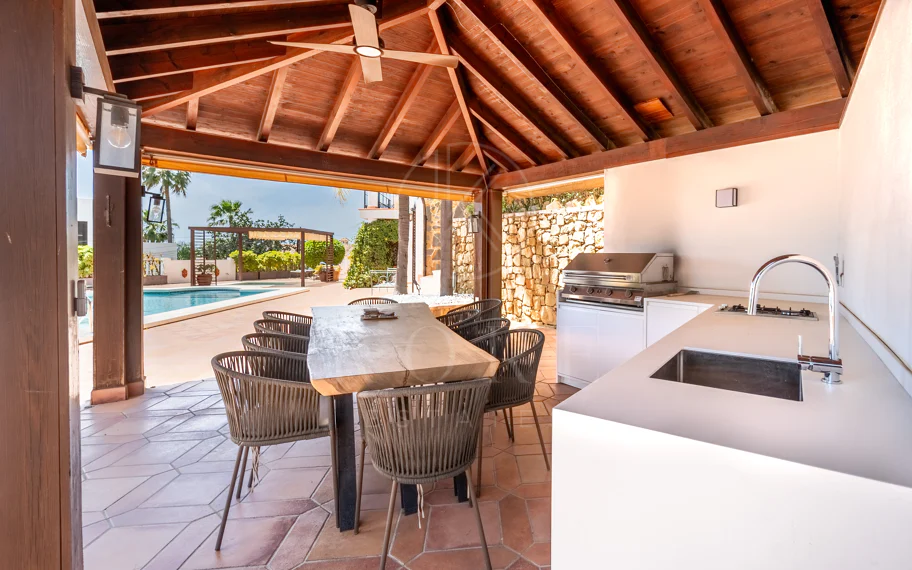 Villa en venta en El Rosario, Marbella Este