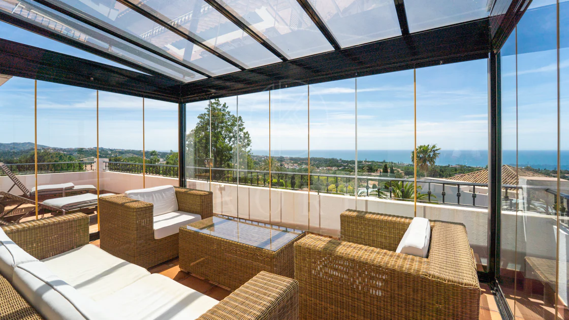 Villa for sale in El Rosario, Marbella East