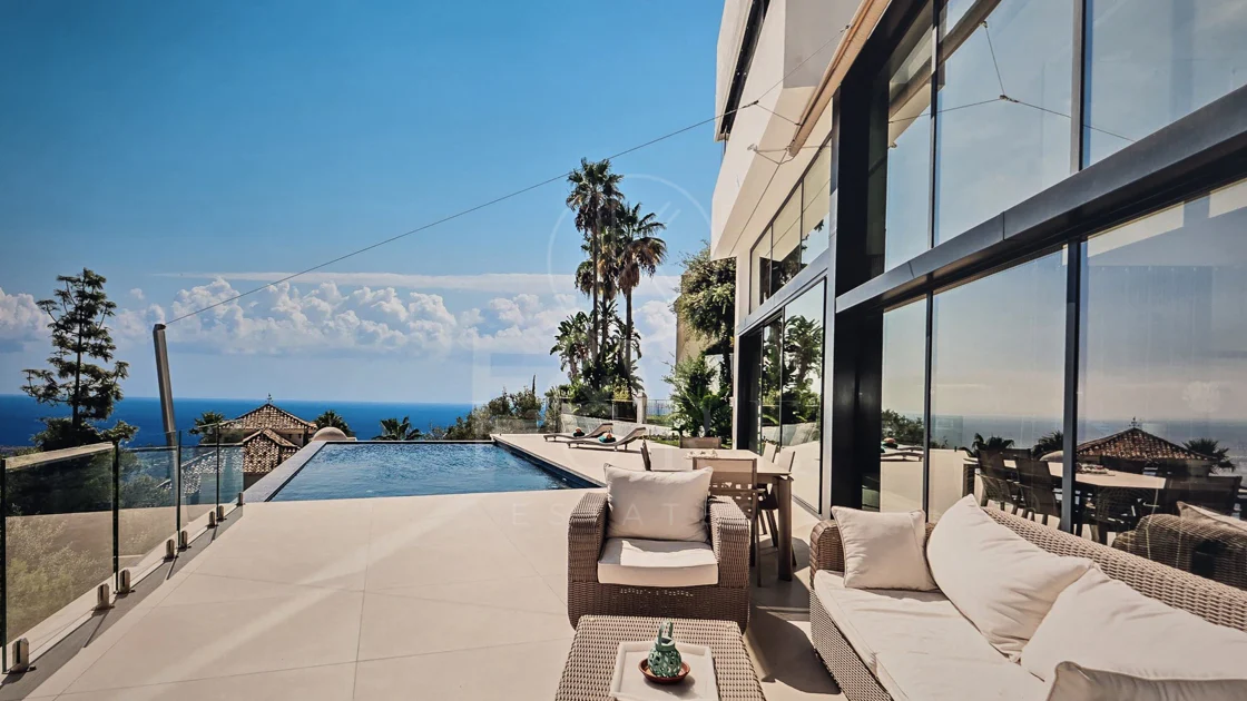 Villa in Altos de Los Monteros, Marbella with Exceptional Design