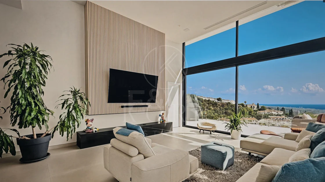Villa in Altos de Los Monteros, Marbella with Exceptional Design