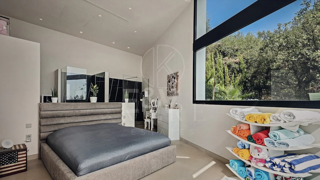 Villa in Altos de Los Monteros, Marbella with Exceptional Design
