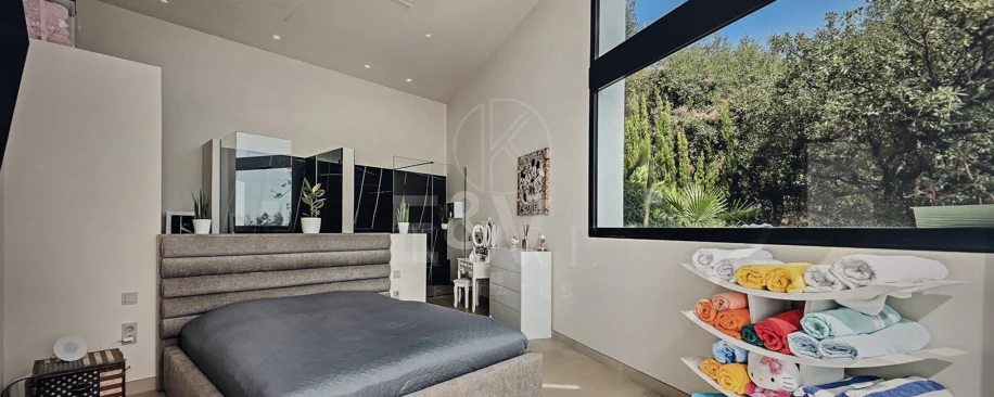 Villa in Altos de Los Monteros, Marbella with Exceptional Design