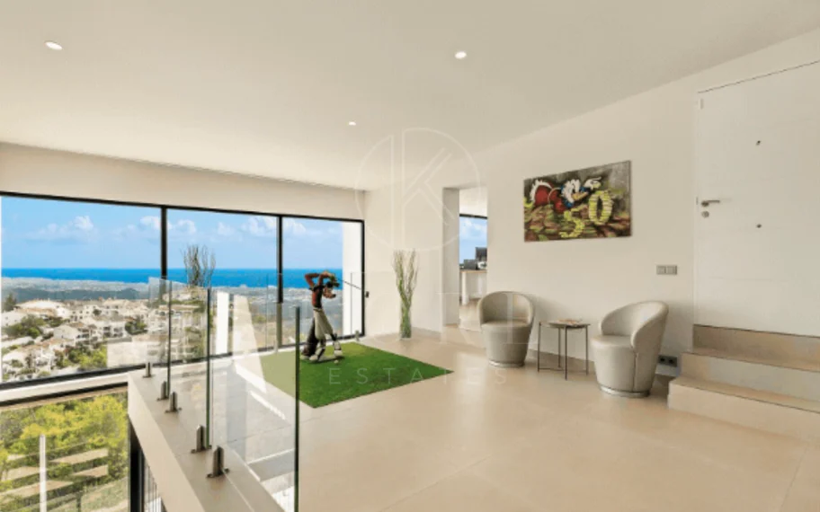 Villa en Altos de Los Monteros, Marbella con diseño excepcional