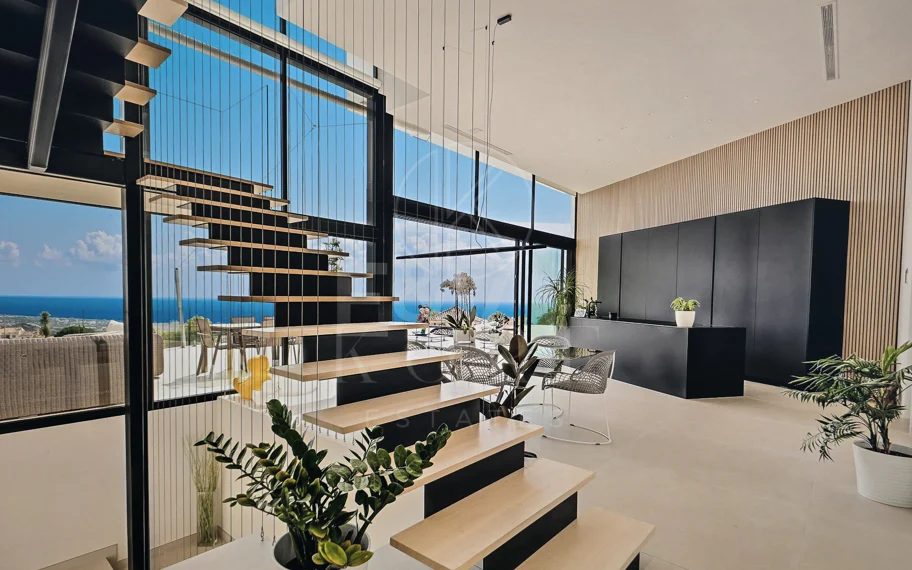 Villa en Altos de Los Monteros, Marbella con diseño excepcional