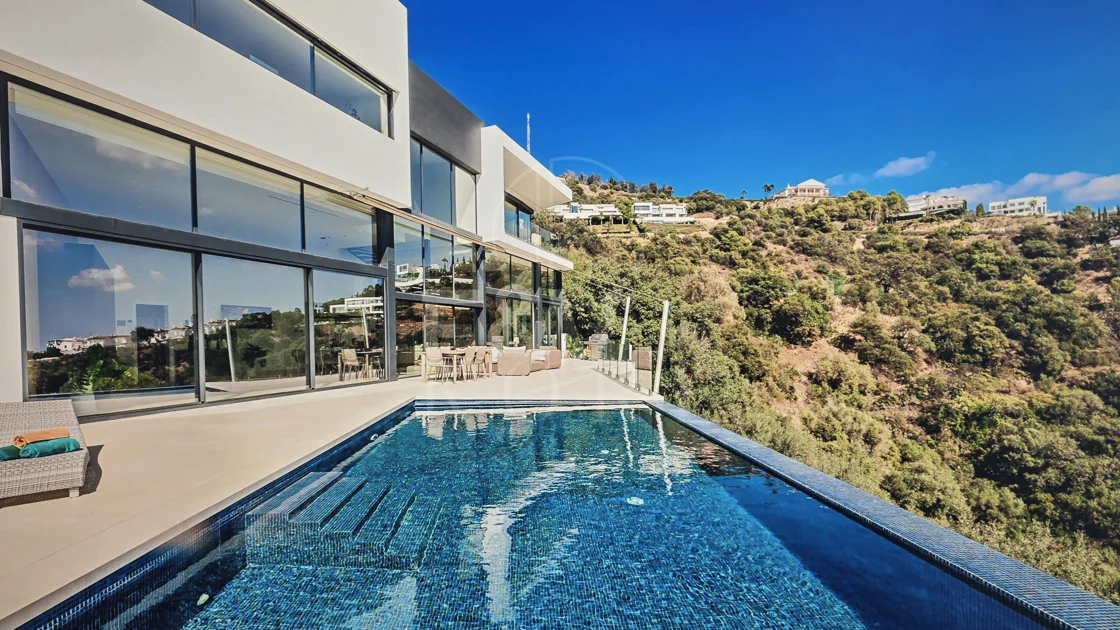 Villa in Altos de Los Monteros, Marbella with Exceptional Design