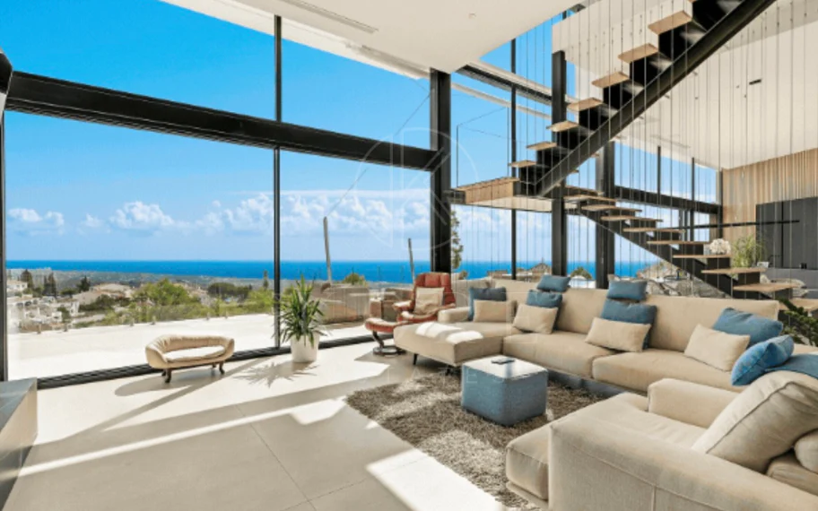 Villa en Altos de Los Monteros, Marbella con diseño excepcional