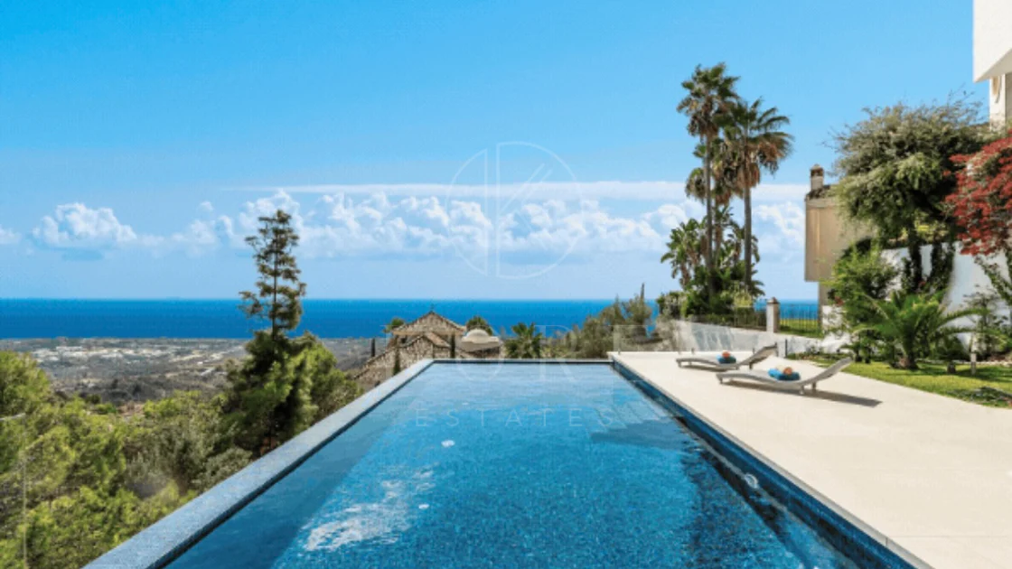 Villa in Altos de Los Monteros, Marbella with Exceptional Design