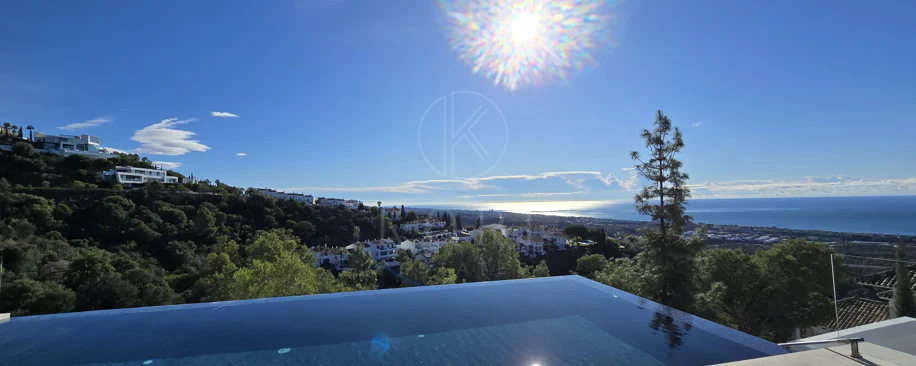 Villa in Altos de Los Monteros, Marbella with Exceptional Design