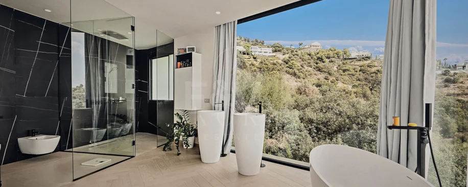Villa in Altos de Los Monteros, Marbella with Exceptional Design