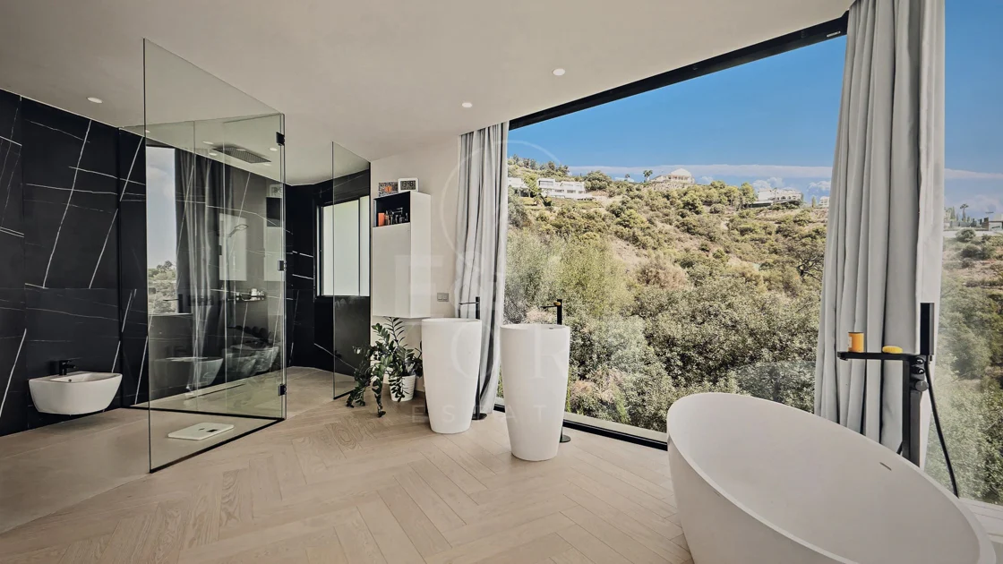 Villa in Altos de Los Monteros, Marbella with Exceptional Design