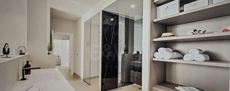 Villa in Altos de Los Monteros, Marbella with Exceptional Design