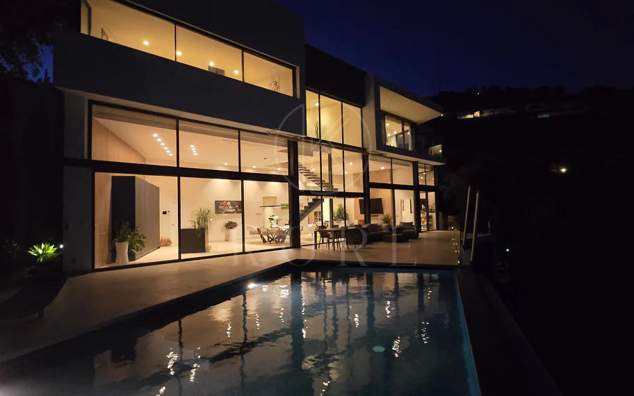 Villa en Altos de Los Monteros, Marbella con diseño excepcional