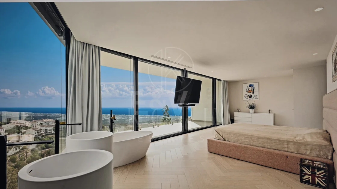 Villa in Altos de Los Monteros, Marbella with Exceptional Design