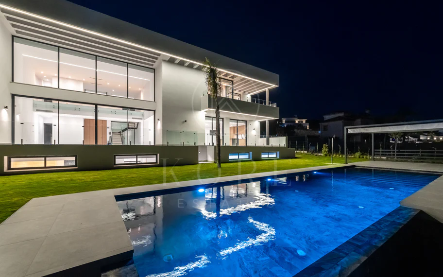 Villa en venta en Paraiso Alto, Benahavis